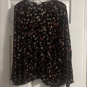 Elegant Floral Women's Blouse in Black